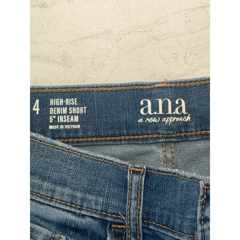 a.n.a High Rise Midi Denim Shorts Size 4 Med Blue Tide Cuffed 5" Inseam NWT - Picture 3 of 7